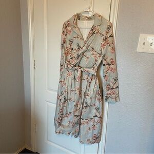 Gal Meets Glam - Floral Wrap (sample dress)